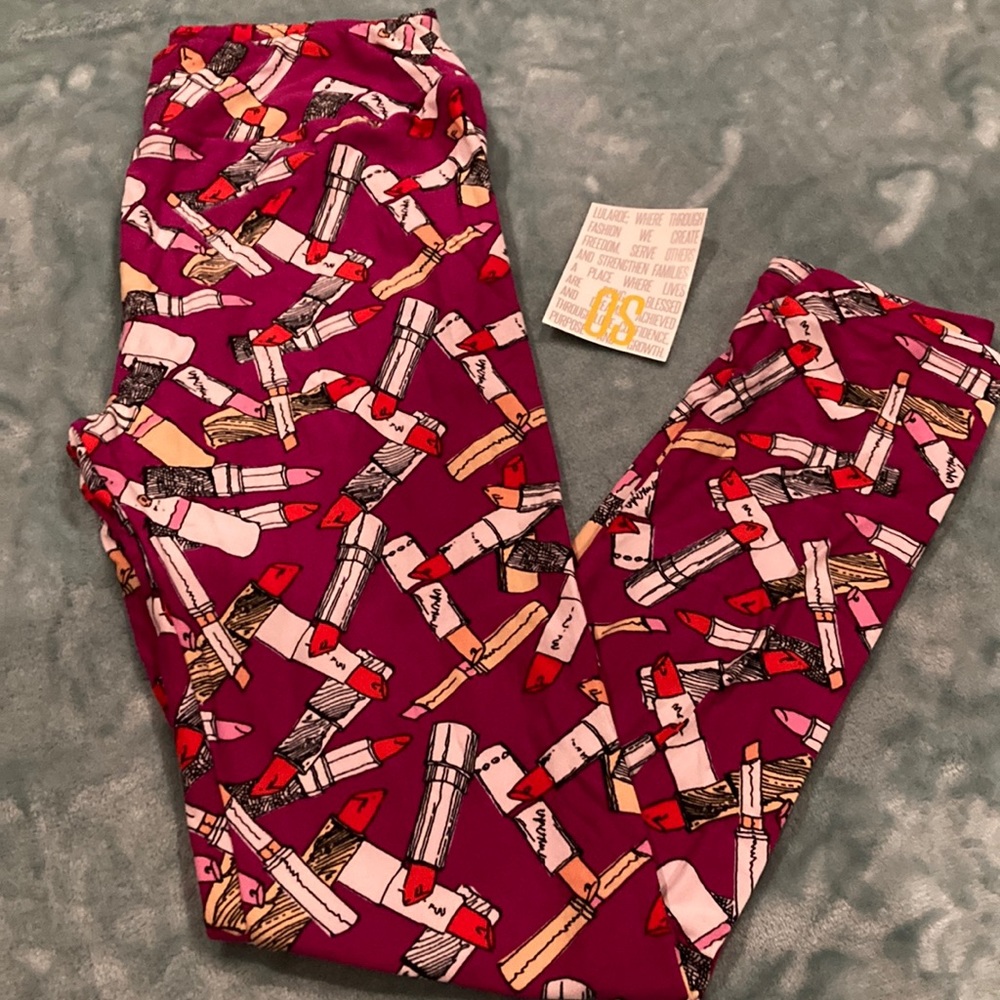 NWOT Lipstick Leggings